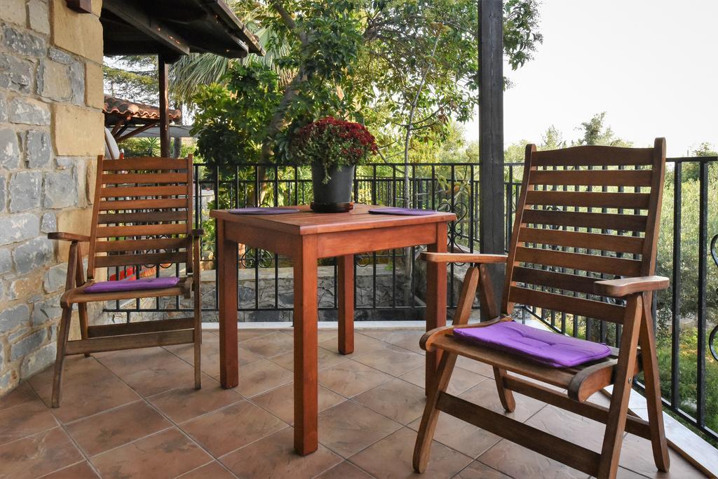 Villa Onar A Stone House With Amazing View Stoupa Bagian luar foto