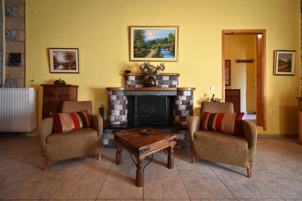 Villa Onar A Stone House With Amazing View Stoupa Bagian luar foto