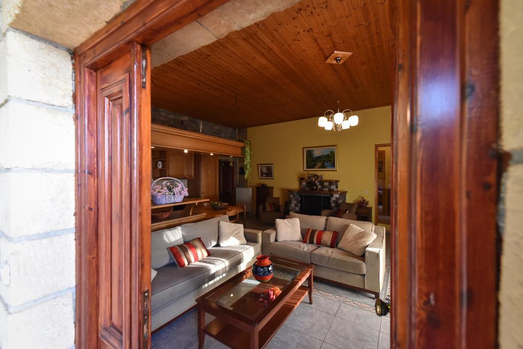 Villa Onar A Stone House With Amazing View Stoupa Bagian luar foto